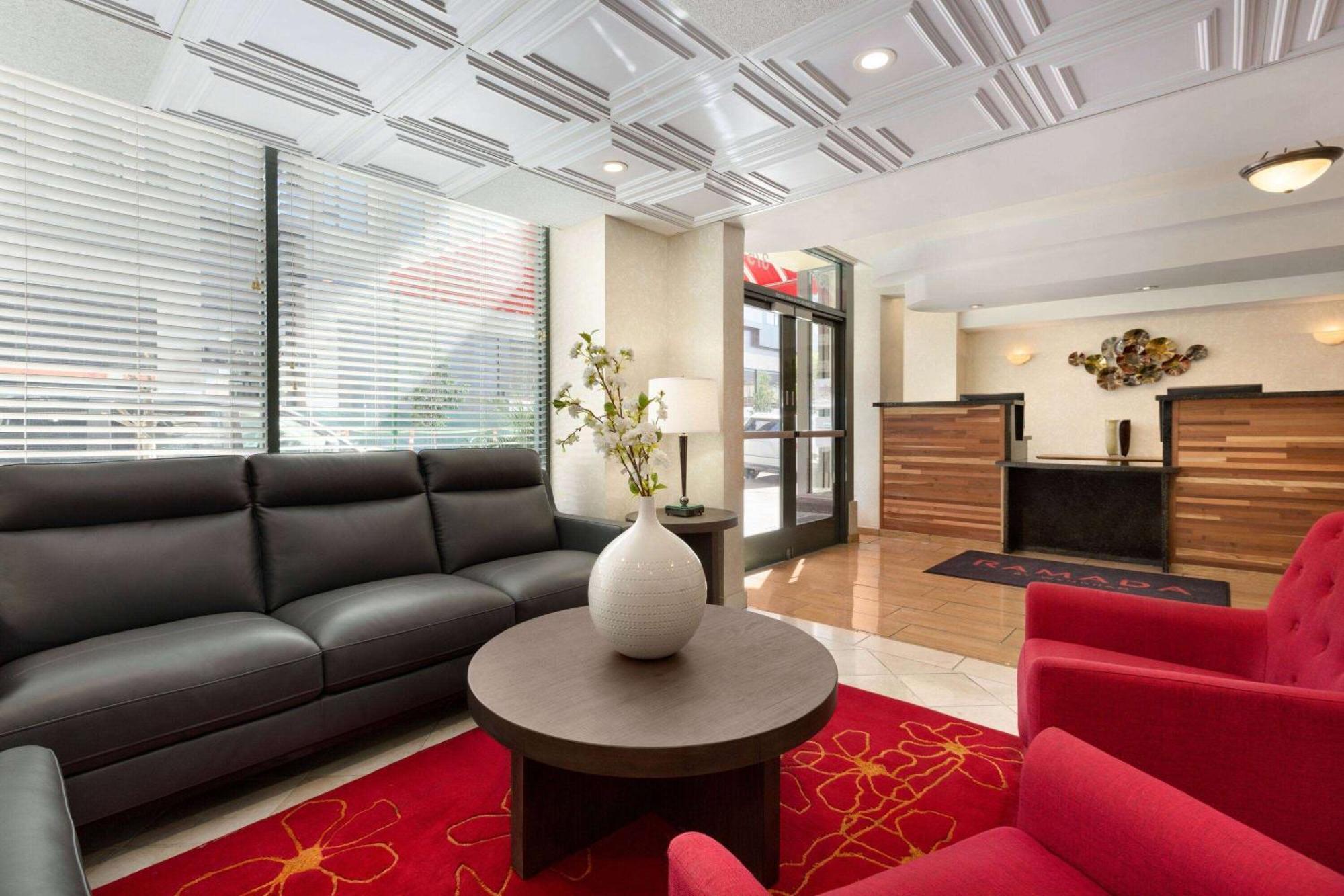 Ramada By Wyndham Oakland Downtown City Center Buitenkant foto